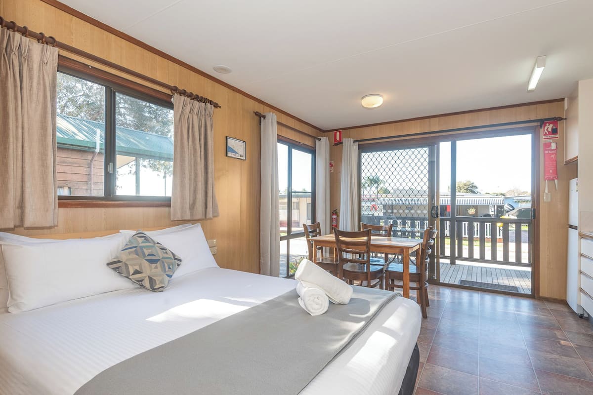 Standard Villa - Not Pet Friendly | Ferros/tábuas de passar roupa, Wi-Fi de cortesia, roupa de cama