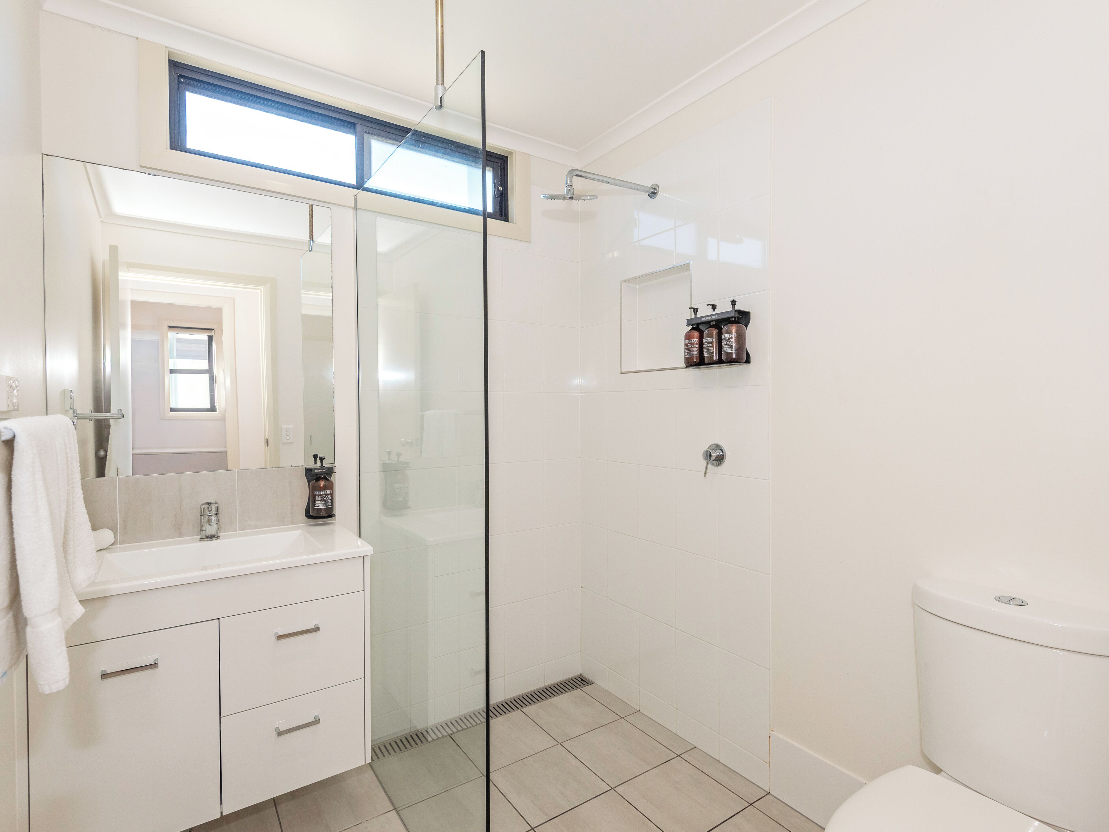 Deluxe Riverfront 3 Bedroom Villa - Not Pet Friendly | Bathroom