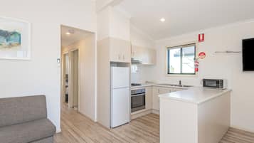 Deluxe Riverfront 3 Bedroom Villa - Not Pet Friendly | Private kitchen