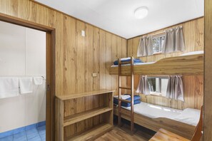 Tabla de planchar con plancha, wifi gratis, ropa de cama
