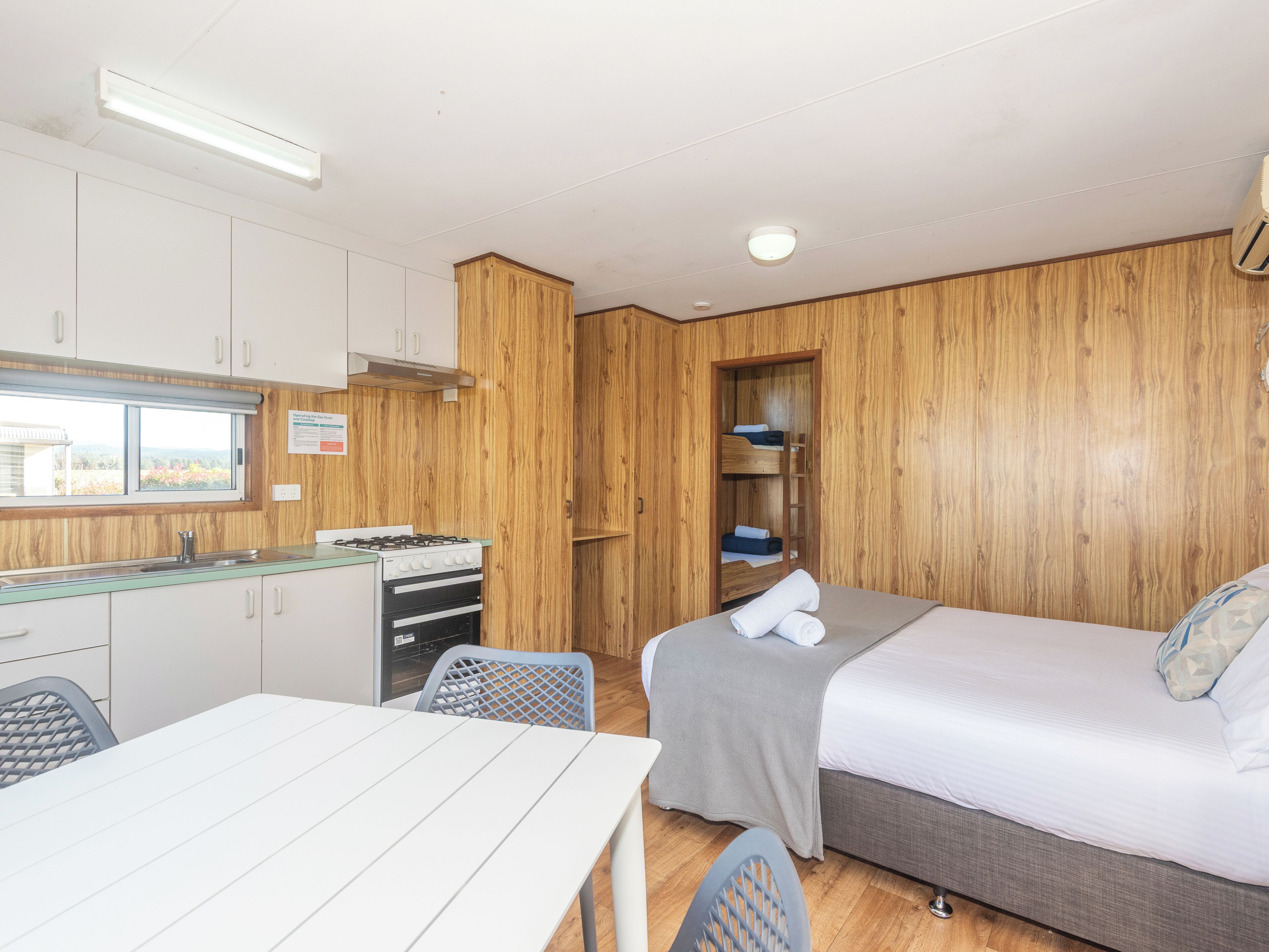 Standard Cabin - Pet Friendly | Iron/ironing board, free WiFi, bed sheets