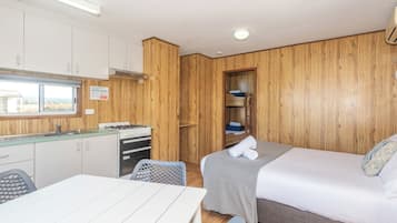 Standard Cabin - Pet Friendly | Iron/ironing board, free WiFi, bed sheets