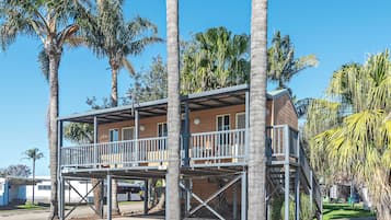 Economy Poolside Motel Room - Not Pet Friendly | Terrace/patio