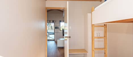 Iron/ironing board, WiFi (free), bed sheets
