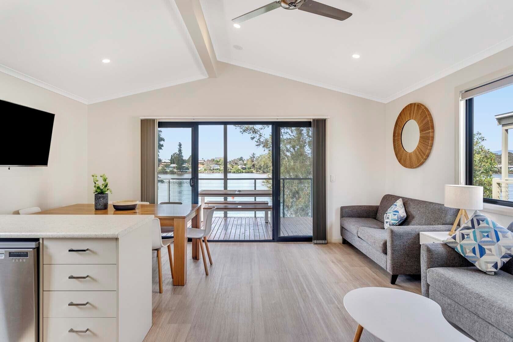 Deluxe Riverfront 3 Bedroom Villa - Not Pet Friendly | Vista desde la habitación