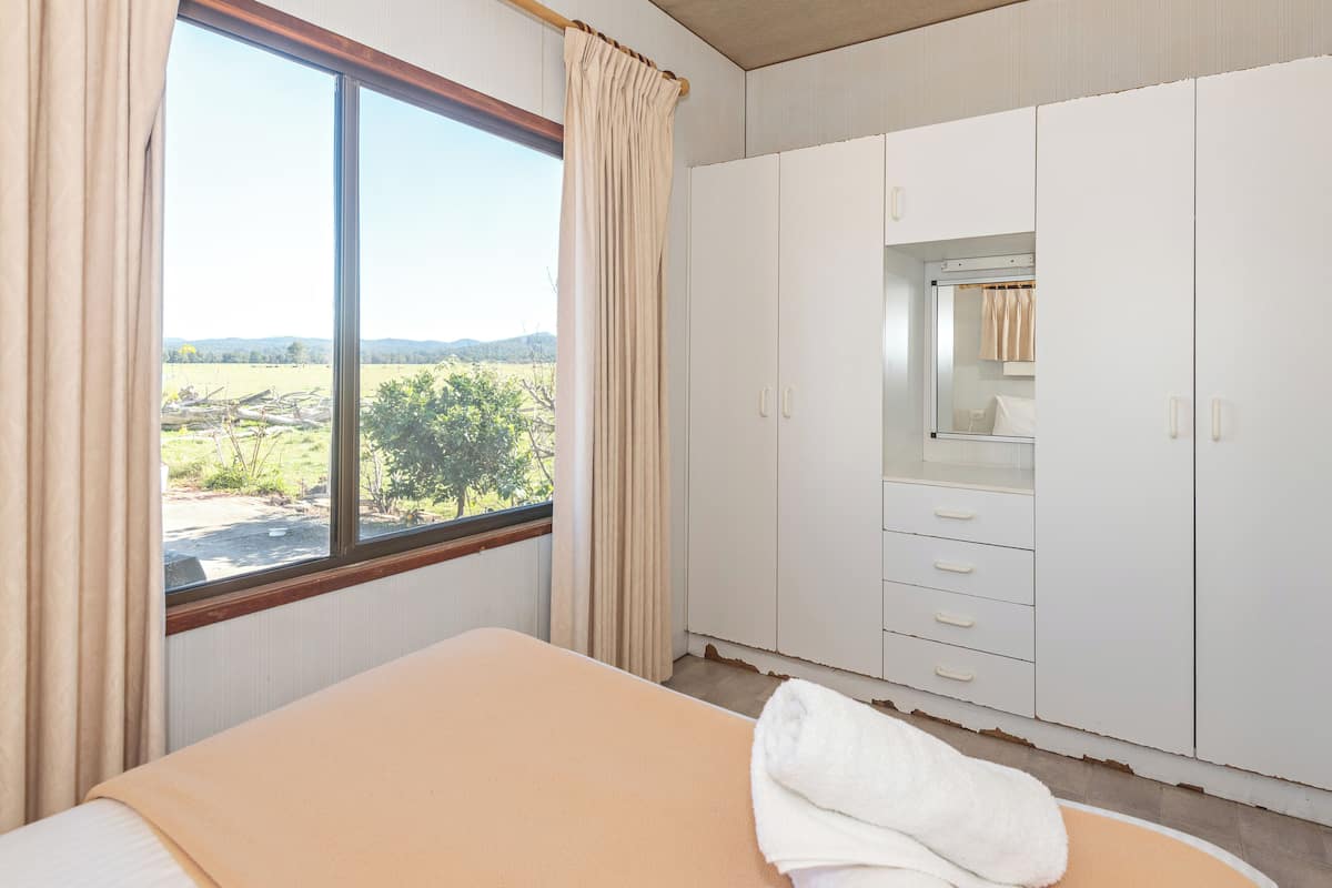 Economy Cabin - Pet Friendly | Ferros/tábuas de passar roupa, Wi-Fi de cortesia, roupa de cama