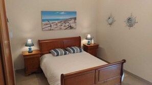 2 habitaciones, tabla de planchar con plancha, wifi y ropa de cama 