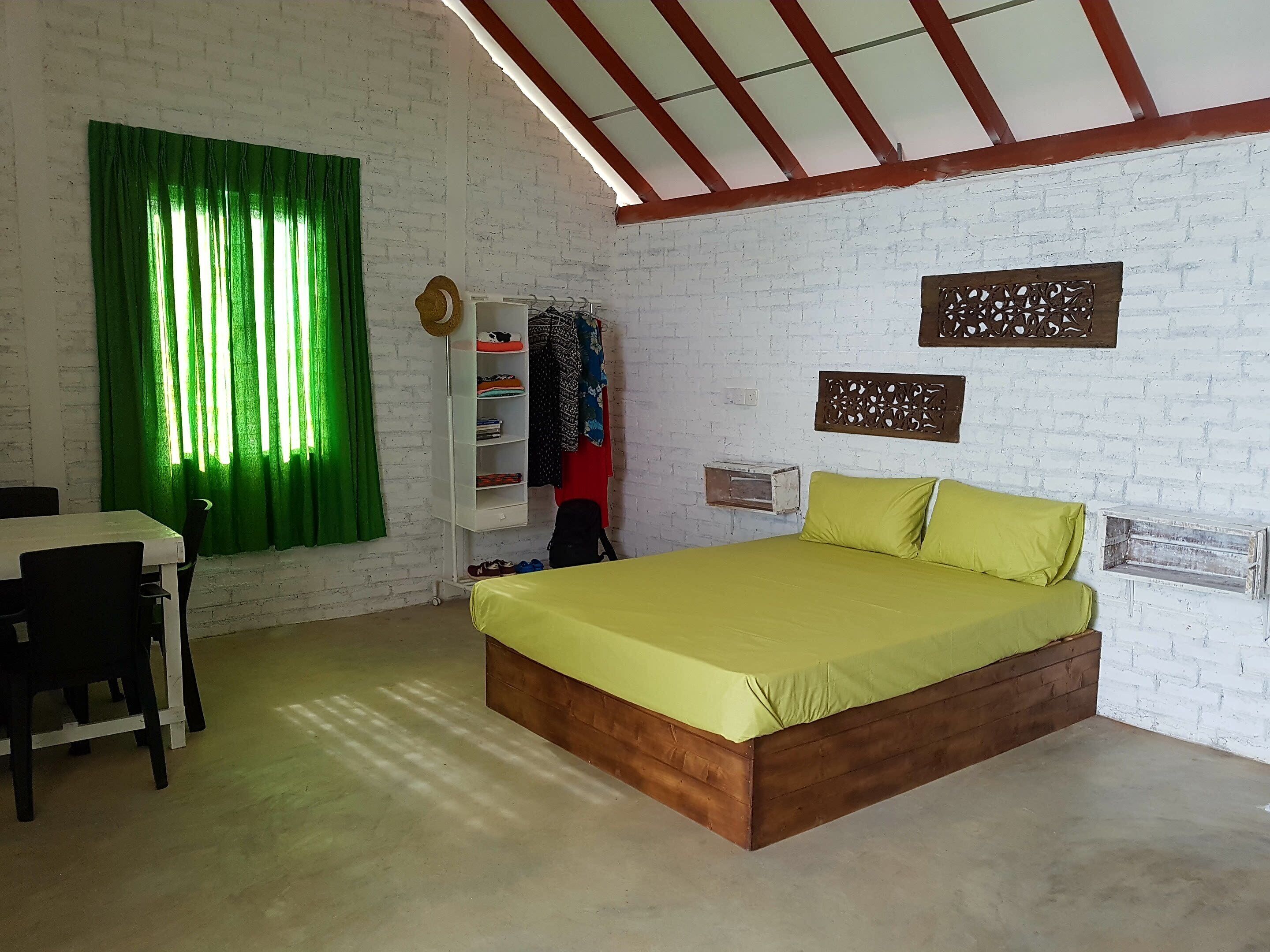 5 habitaciones, internet y ropa de cama 