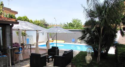 Wohnung in Wohnvilla von rd. 250 privates Schwimmbad, exklusive Nutzung.
