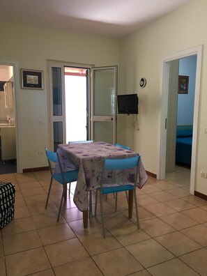 Dining - MIMOSA A Three-room detached house in the Villa Carla Residence for realiz (Vieste)