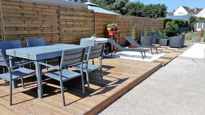 HOUSE with garden in Cherbourg en Cotentin, 10 minutes from the sea, 9 p, free wifi