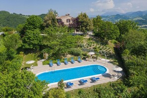 Pool - Villa Amata - Private villa, 5 bedrooms, pool, A/C, wifi, pets, Marche (Urbania)