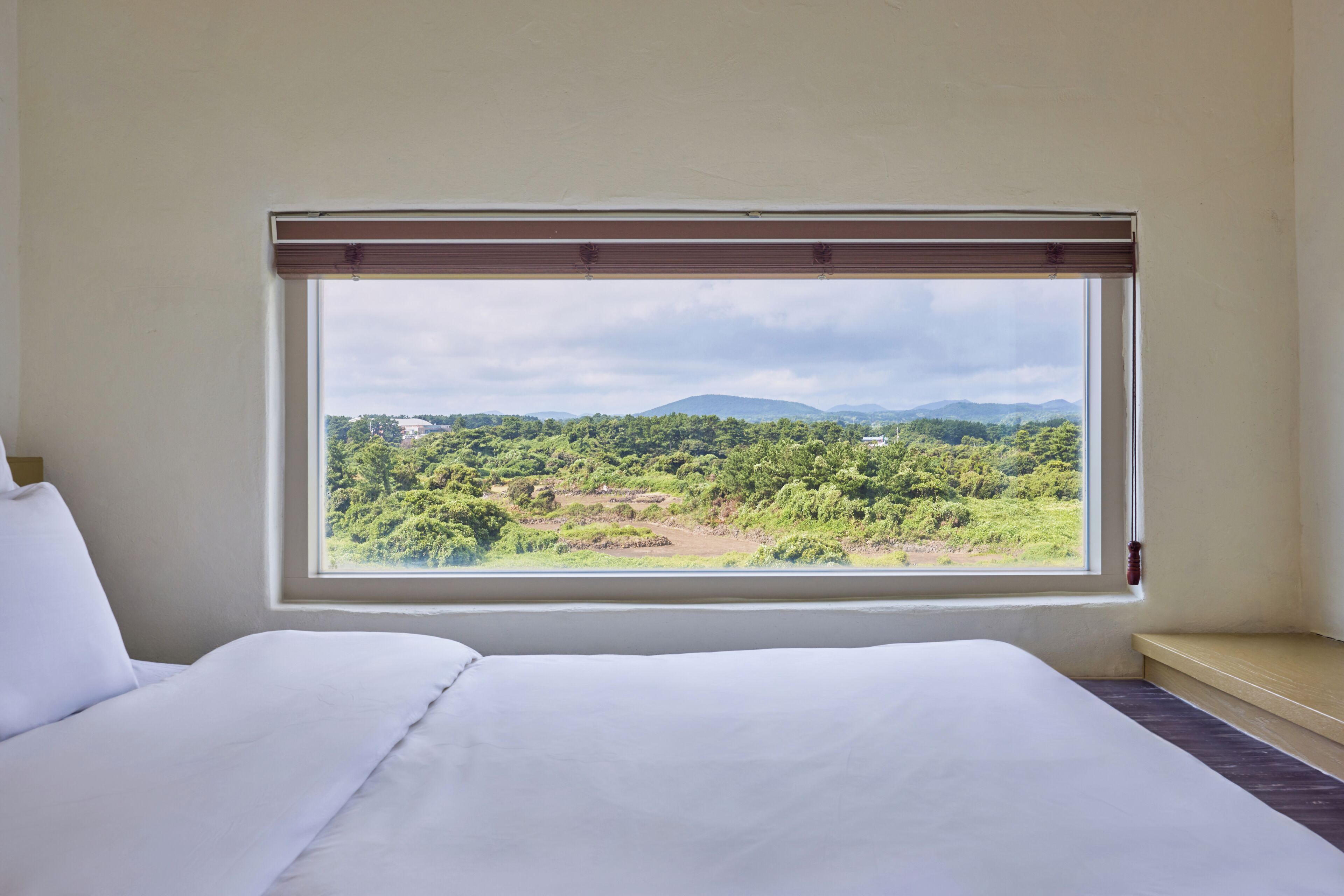 Soundproofing, free WiFi