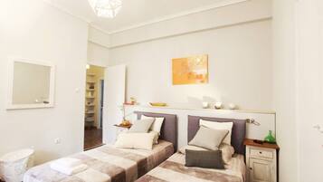2 habitaciones, escritorio, tabla de planchar con plancha y wifi gratis
