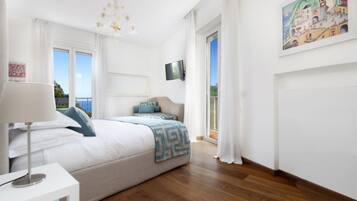 3 bedrooms, memory foam beds, in-room safe, iron/ironing board