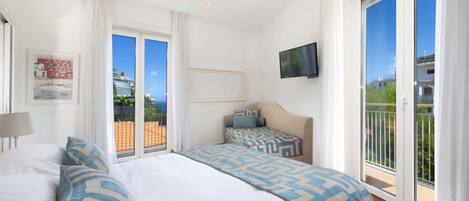 3 bedrooms, memory foam beds, in-room safe, iron/ironing board