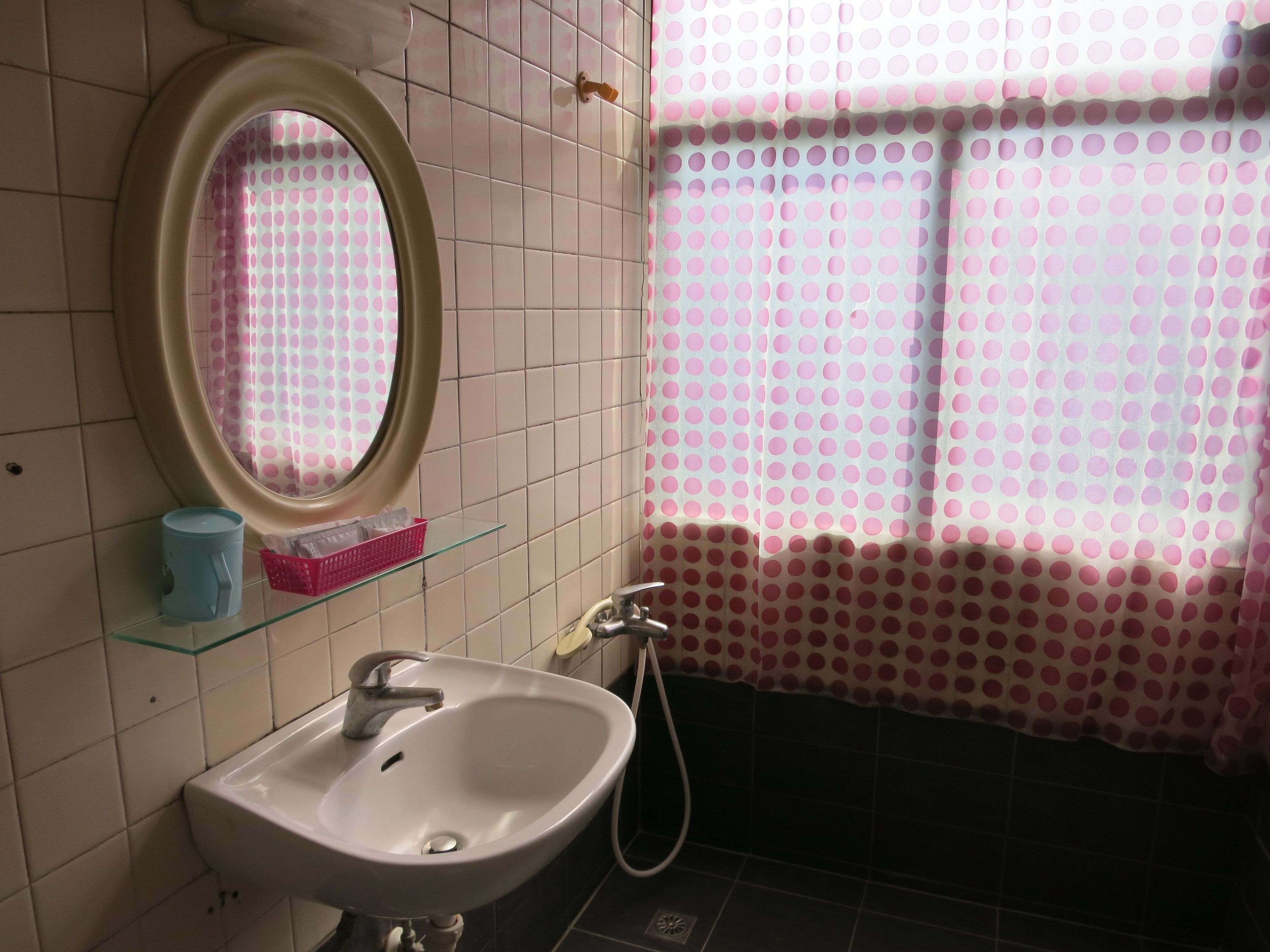 淋浴设施、免费洗浴用品、吹风机、拖鞋