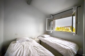 3 chambres, fer et planche à repasser, Wi-Fi, literie fournie