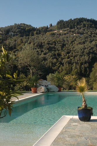 Herrliches toskanisches Landhaus mit Meerblick in Versilia