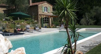 Herrliches toskanisches Landhaus mit Meerblick in Versilia