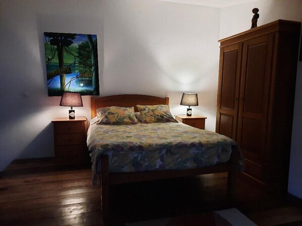 1 bedroom, desk, iron/ironing board, free WiFi