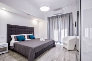 2 Schlafzimmer, Zimmersafe, Schreibtisch, Bügeleisen/Bügelbrett