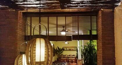ALQUERIA DE GÍTAR. Preciosa villa rural para 20 personas cerca del mar