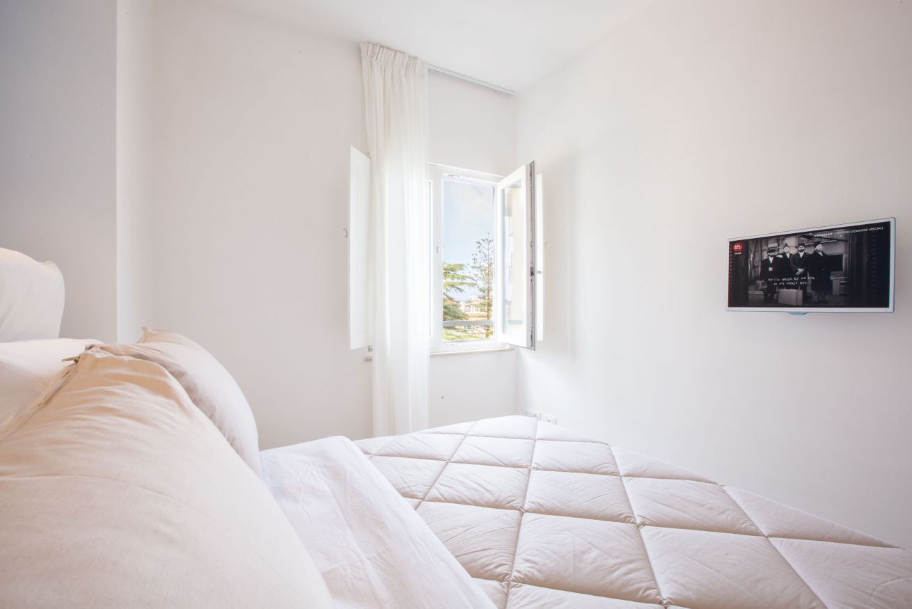 2 habitaciones, escritorio, tabla de planchar con plancha y wifi gratis 