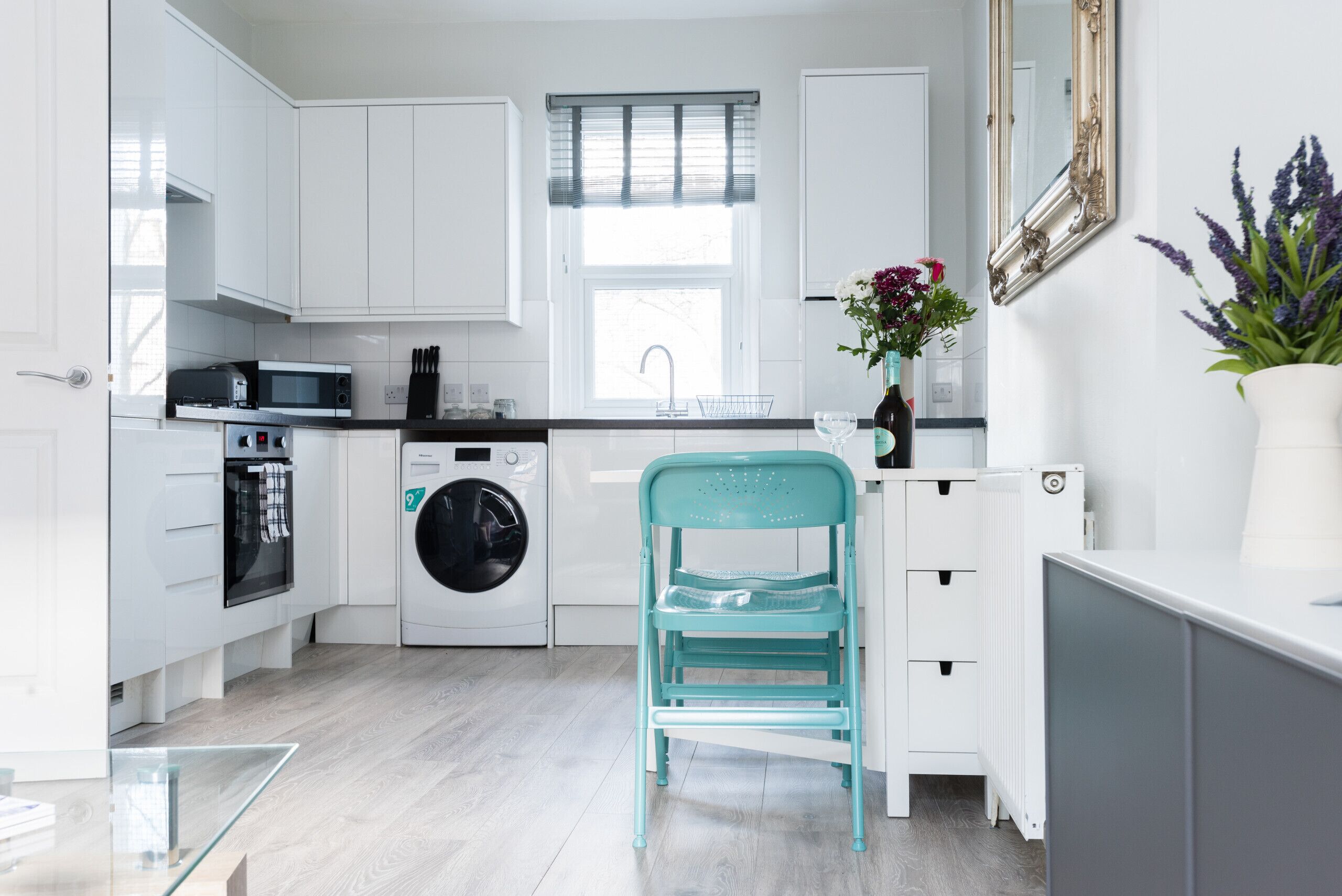 Réfrigérateur, micro-ondes, four, cafetière/bouilloire