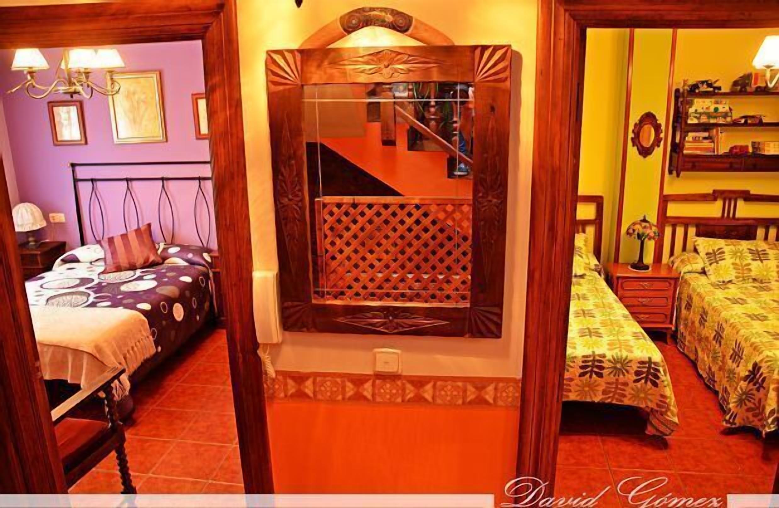 4 bedrooms, desk, soundproofing, iron/ironing board