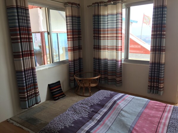 Basic-Doppel- oder -Zweibettzimmer | Zustellbetten, kostenloses WLAN