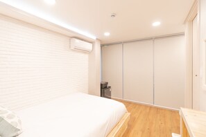 Quarto casal luxo, 1 cama de casal, para não fumantes | Cortinas blackout, Wi-Fi de cortesia, roupa de cama