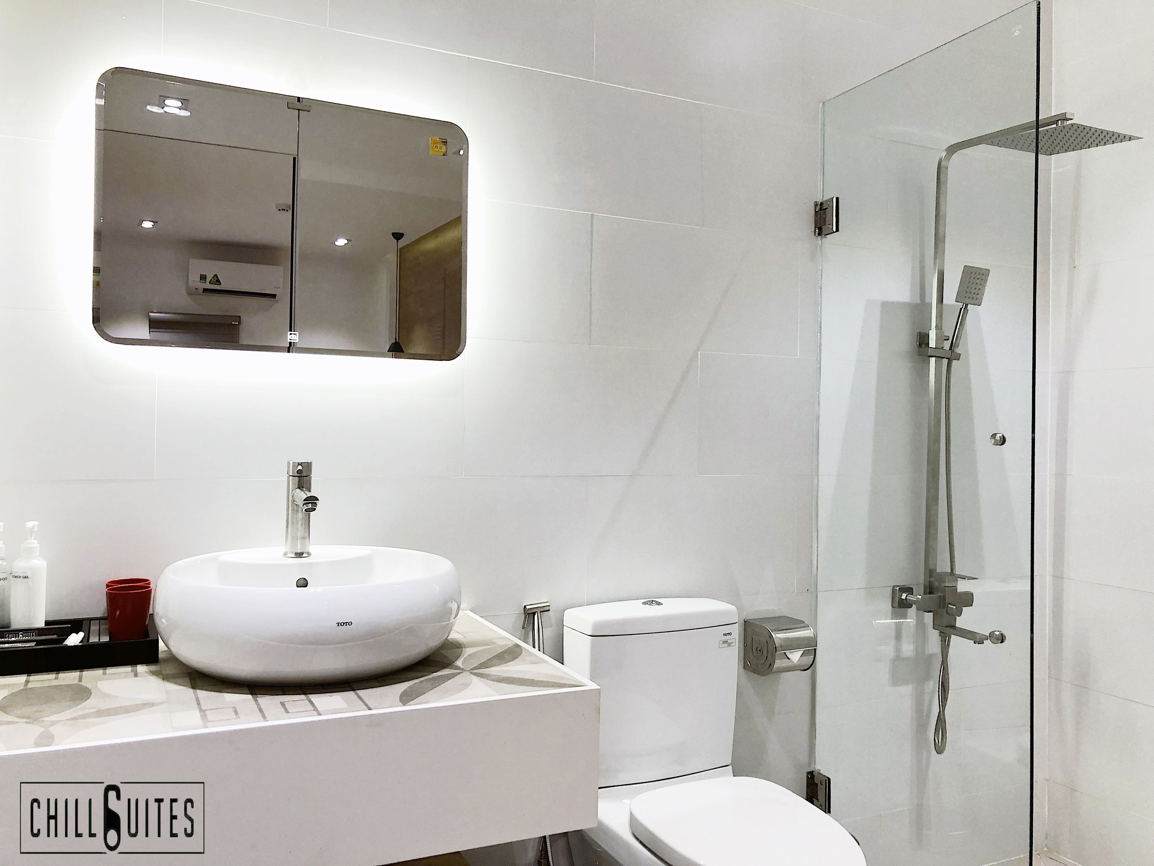 senior double room | bathroom | deep-soaking bathtub, rainfall showerhead, free toiletries, hair dryer