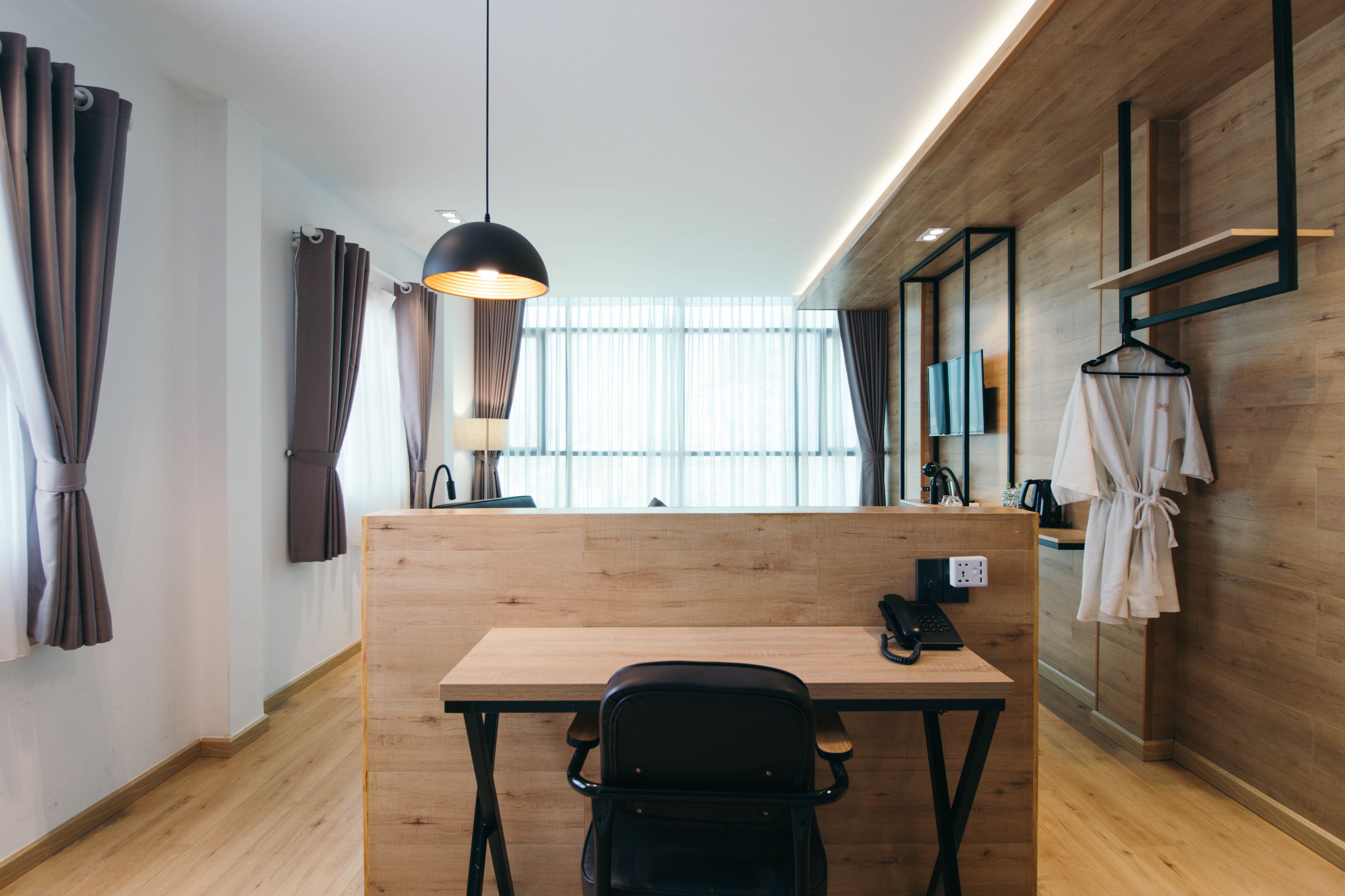 panoramic double room | in-room safe, individually decorated, individually furnished, desk