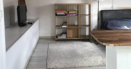quiet studio in saint clotilde