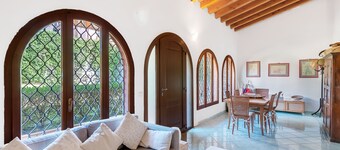 Villa La Guardiola, 11 beds 50 meters from the beach. Discount ferry.