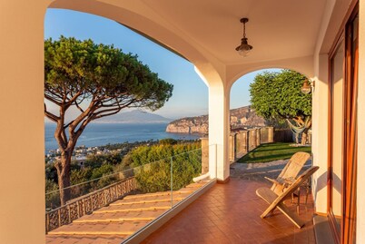 MyExclusiveItaly - Luxury Villa with breathtaking Seaview,pool,BBQ