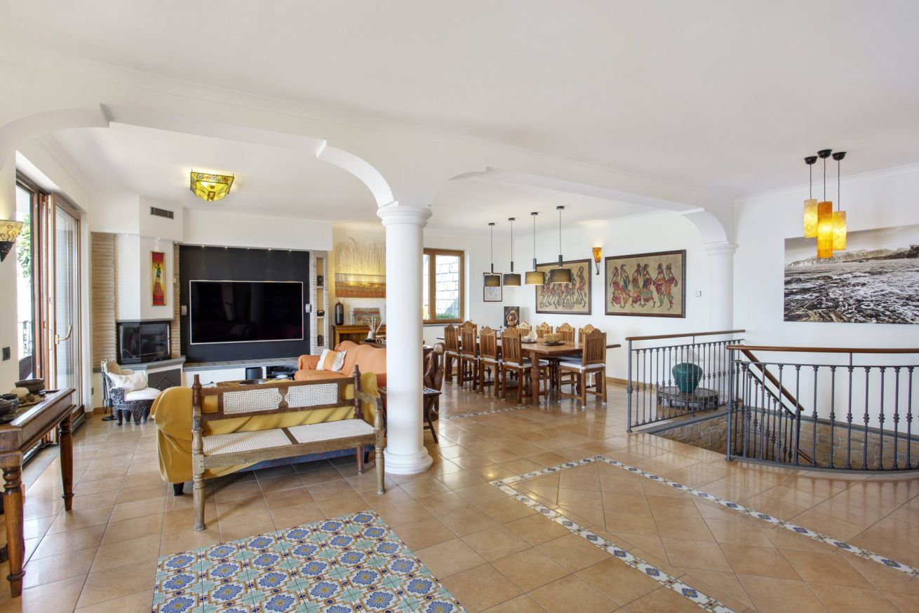 TV, fireplace, stereo