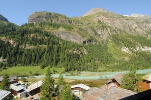 Unclassified image, 5 of 21, button