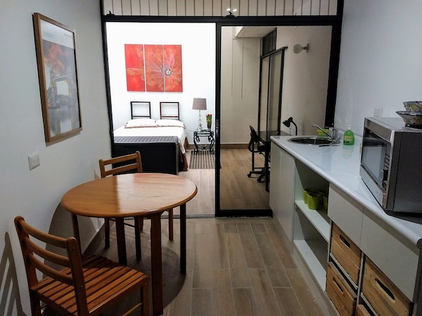 2 sovrum, internet och sängkläder