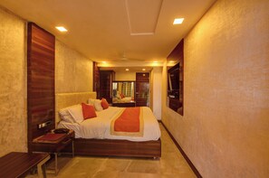 Super Deluxe Non AC Room | Premium bedding, desk, rollaway beds, bed sheets - Hotel Dev Residency (Abu Road)