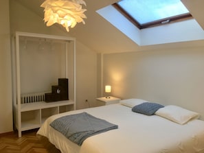 3 bedrooms, desk, iron/ironing board, travel crib - CASA SAN JUAN DE LOS REYES (Toledo)