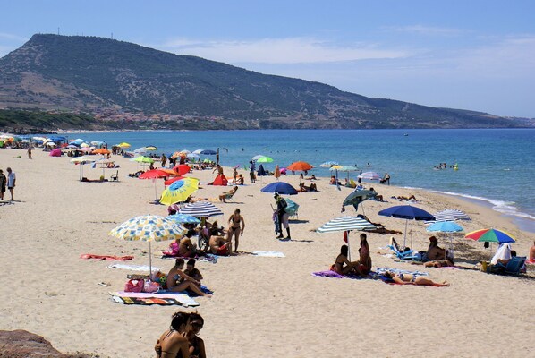 Beach nearby, sun loungers