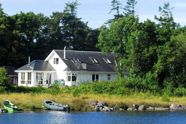 Villa sur le bord du lac Corrib