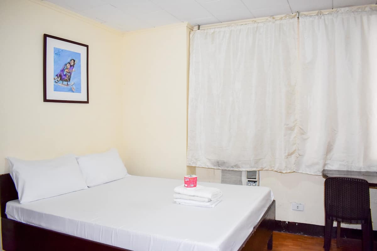 Standard Room | Premium bedding, minibar, desk, free WiFi