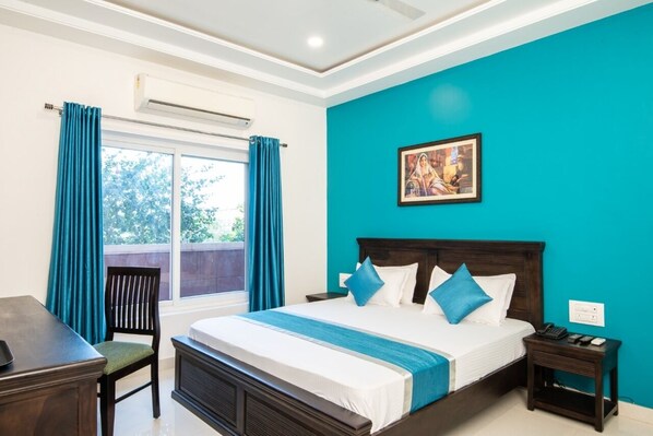 Luxury Double Room, 1 King Bed, Smoking