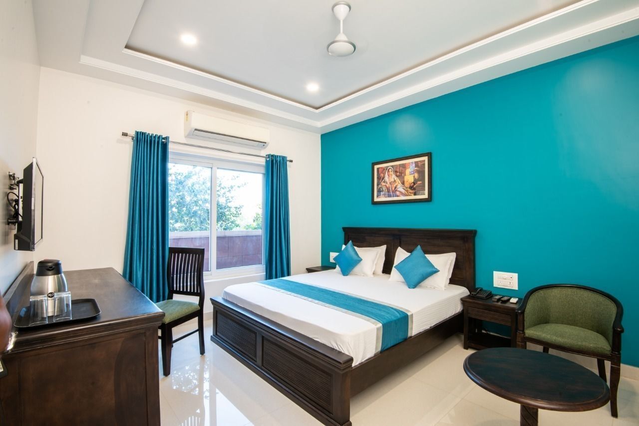 In-room safe, individually furnished, desk, soundproofing