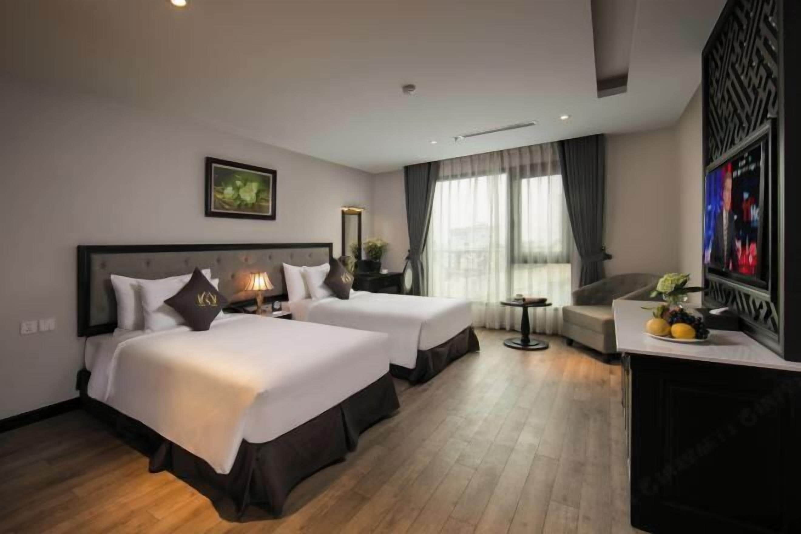 Minibar, safe på rommet, skrivebord og skrivebord for bærbar PC