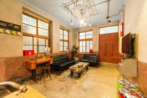 Lobby sitting area - Lucky 1960 (Tainan)