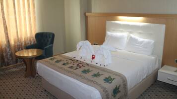 Standard Double Room, 1 Bedroom, Mountain View | Minibar, in-room safe, desk, iron/ironing board
